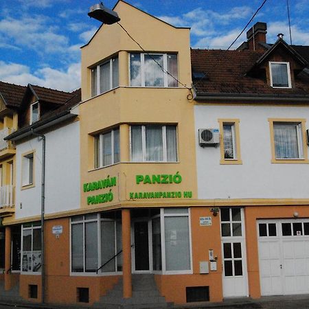 Karavan Panzio Hotel Kecskemet Exterior photo